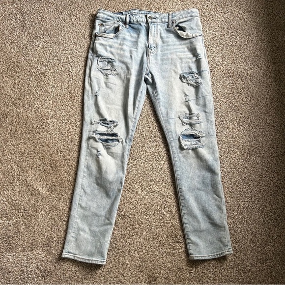 American Eagle Outfitters Light Wash Distressed Denim Jeans Airflex 34 x 32 - Picture 1 of 4